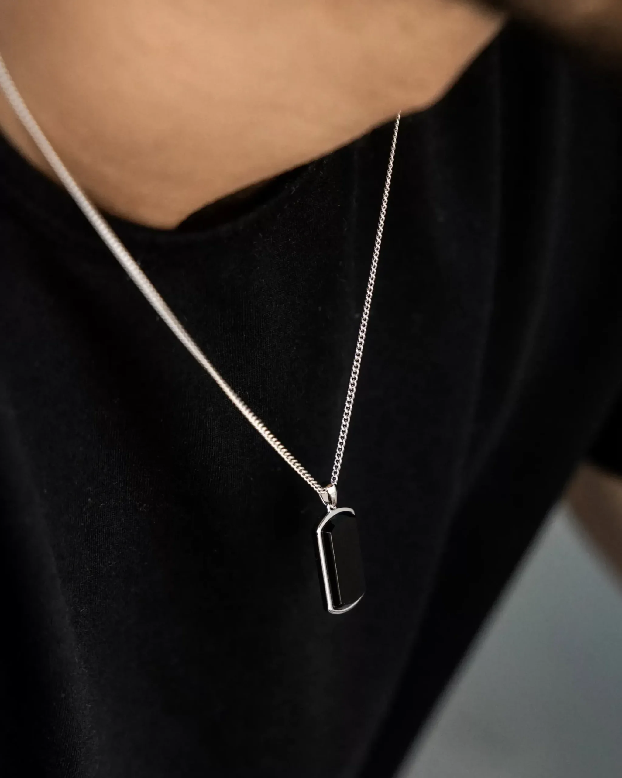 Vincero Beveled Tag Pendant