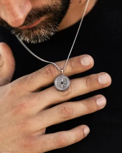 Vincero Compass Pendant