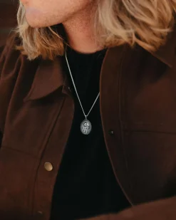 Vincero Wisdom Pendant